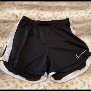 Nike Women’s dri fit shorts size small
